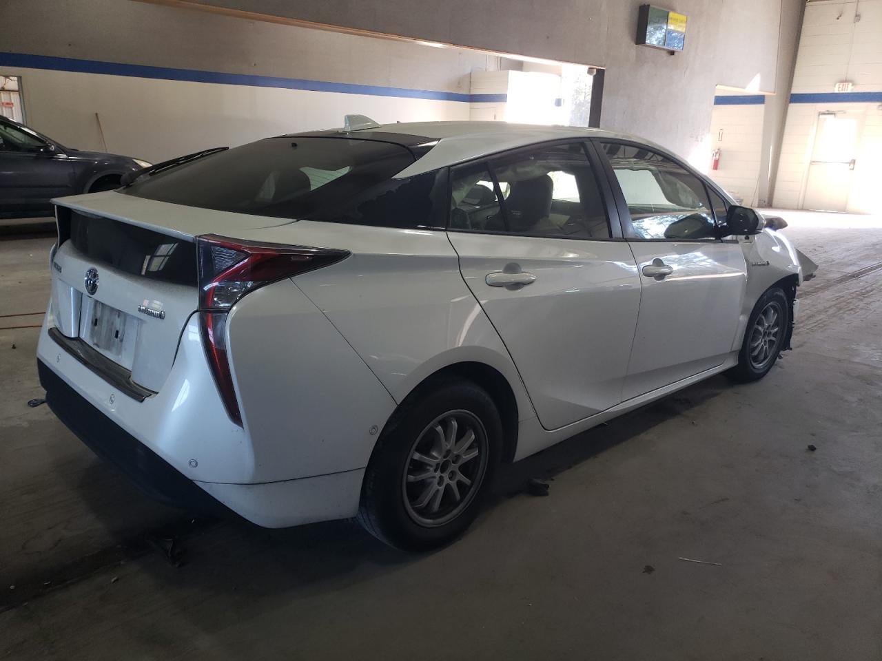 VIN JTDKARFU6H3052781 2017 TOYOTA PRIUS no.3