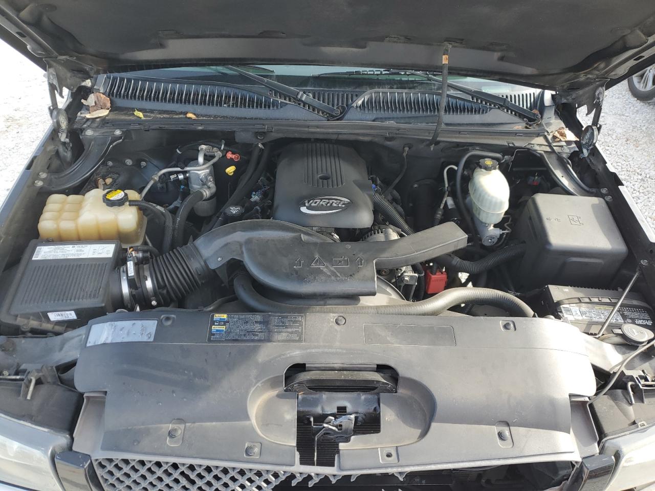 2004 Chevrolet Avalanche - Image 11
