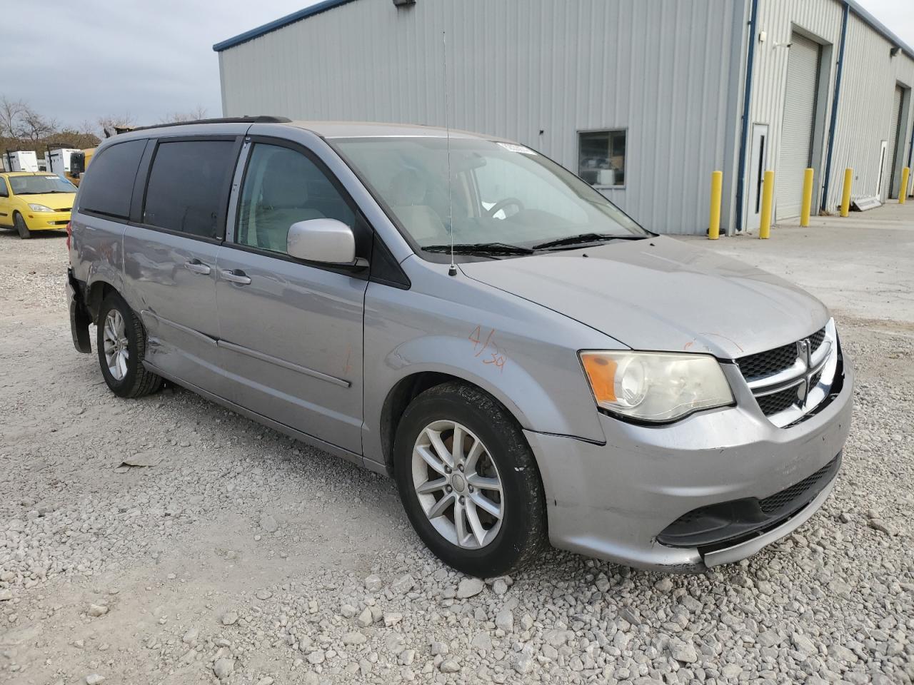 2013 Dodge Caravan - Image 4