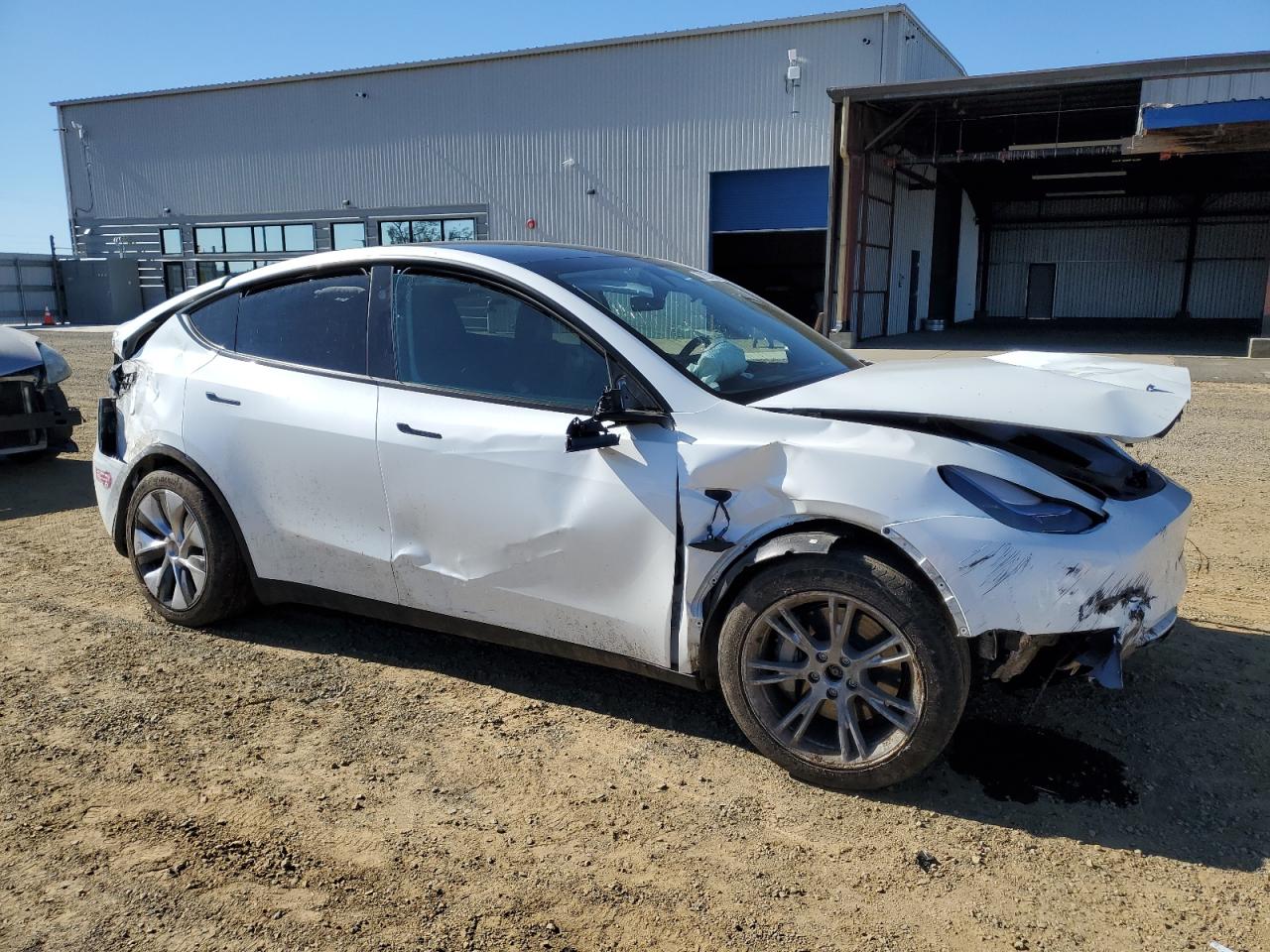 VIN 7SAYGDEE5PF937774 2023 TESLA MODEL Y no.4