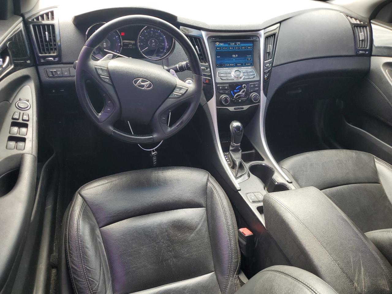 2013 Hyundai Sonata - Image 8