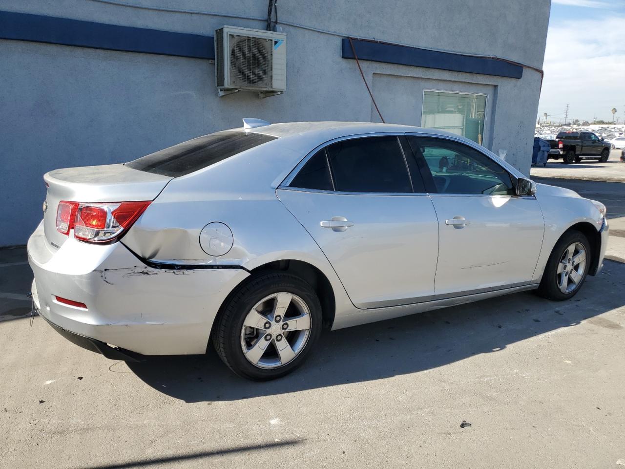 2016 Chevrolet Malibu - Image 3