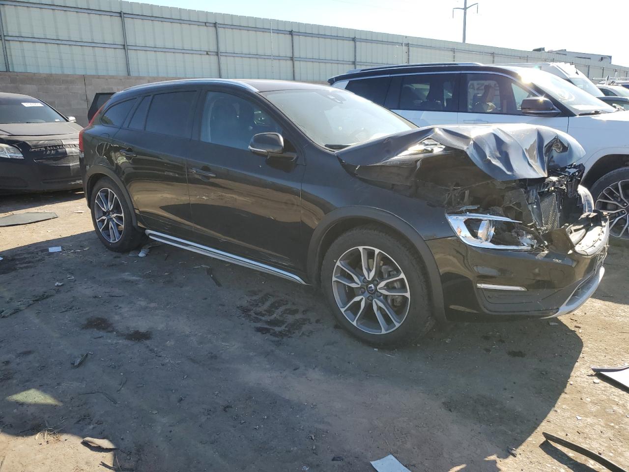 2018 Volvo V60 - Image 4