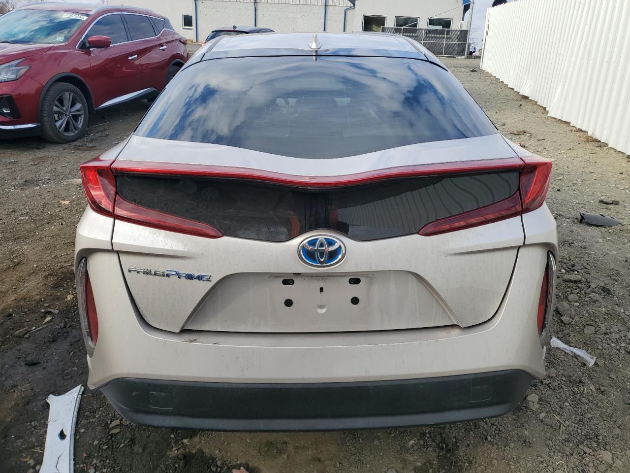 VIN JTDKARFP5J3092818 2018 TOYOTA PRIUS no.6