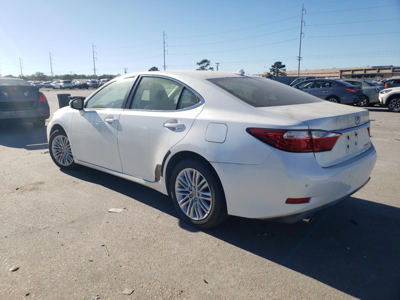 2014 Lexus ES - Image 2