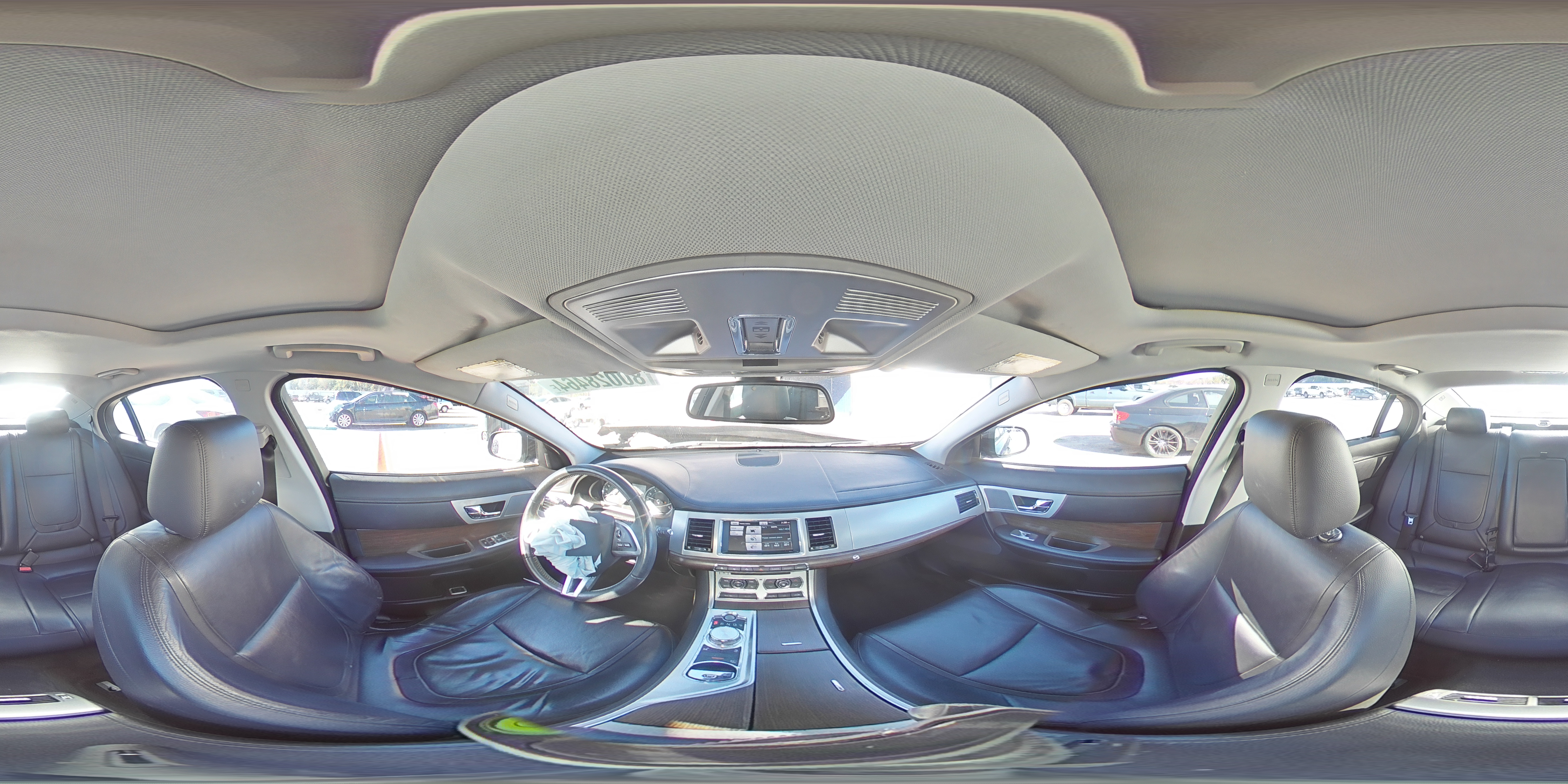 2013 Jaguar XF - Image 14
