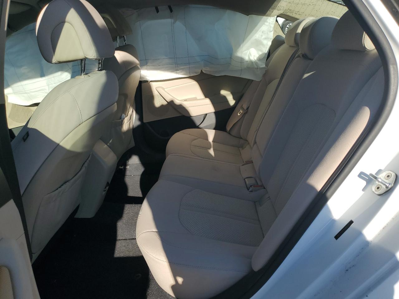 2015 Hyundai Sonata - Image 11