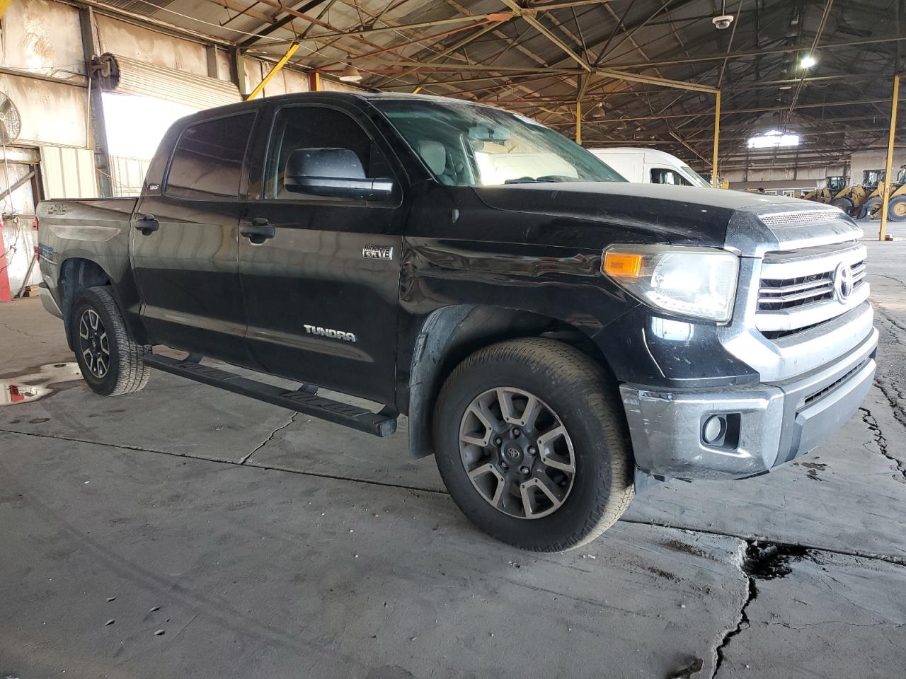 VIN 5TFDY5F17HX677654 2017 TOYOTA TUNDRA no.4