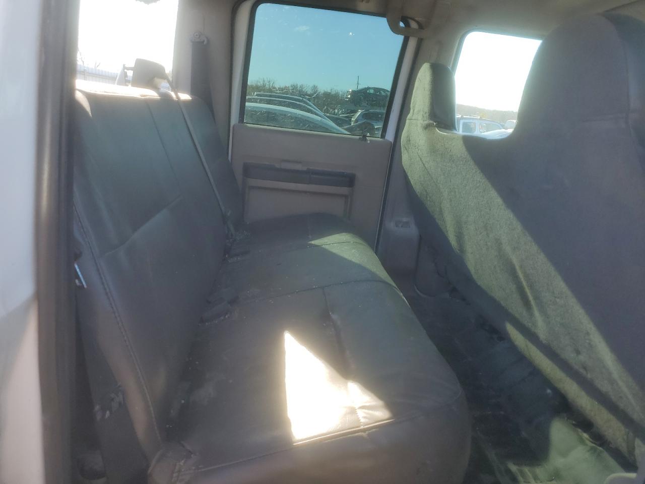 2009 Ford F250 - Image 11
