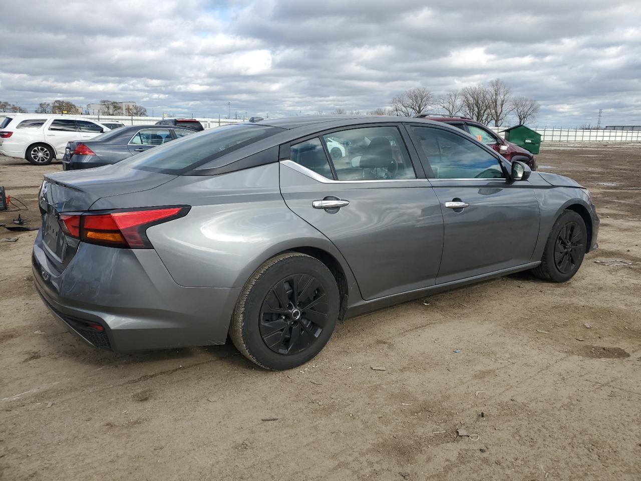 2020 Nissan Altima - Image 3