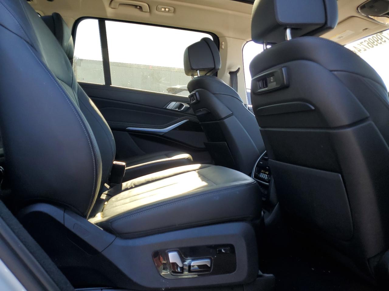2020 BMW X7 - Image 11