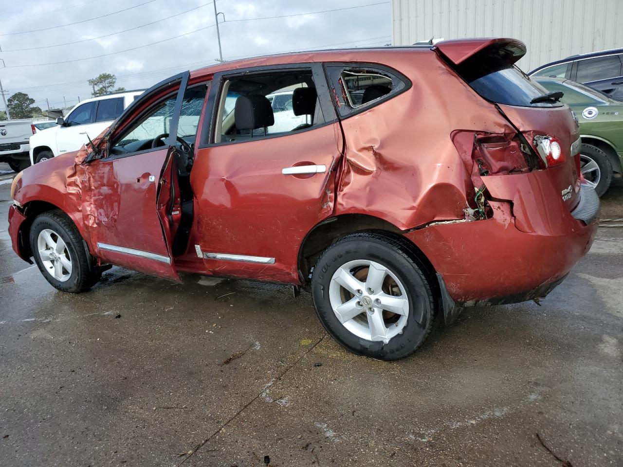 2012 Nissan Rogue - Image 2