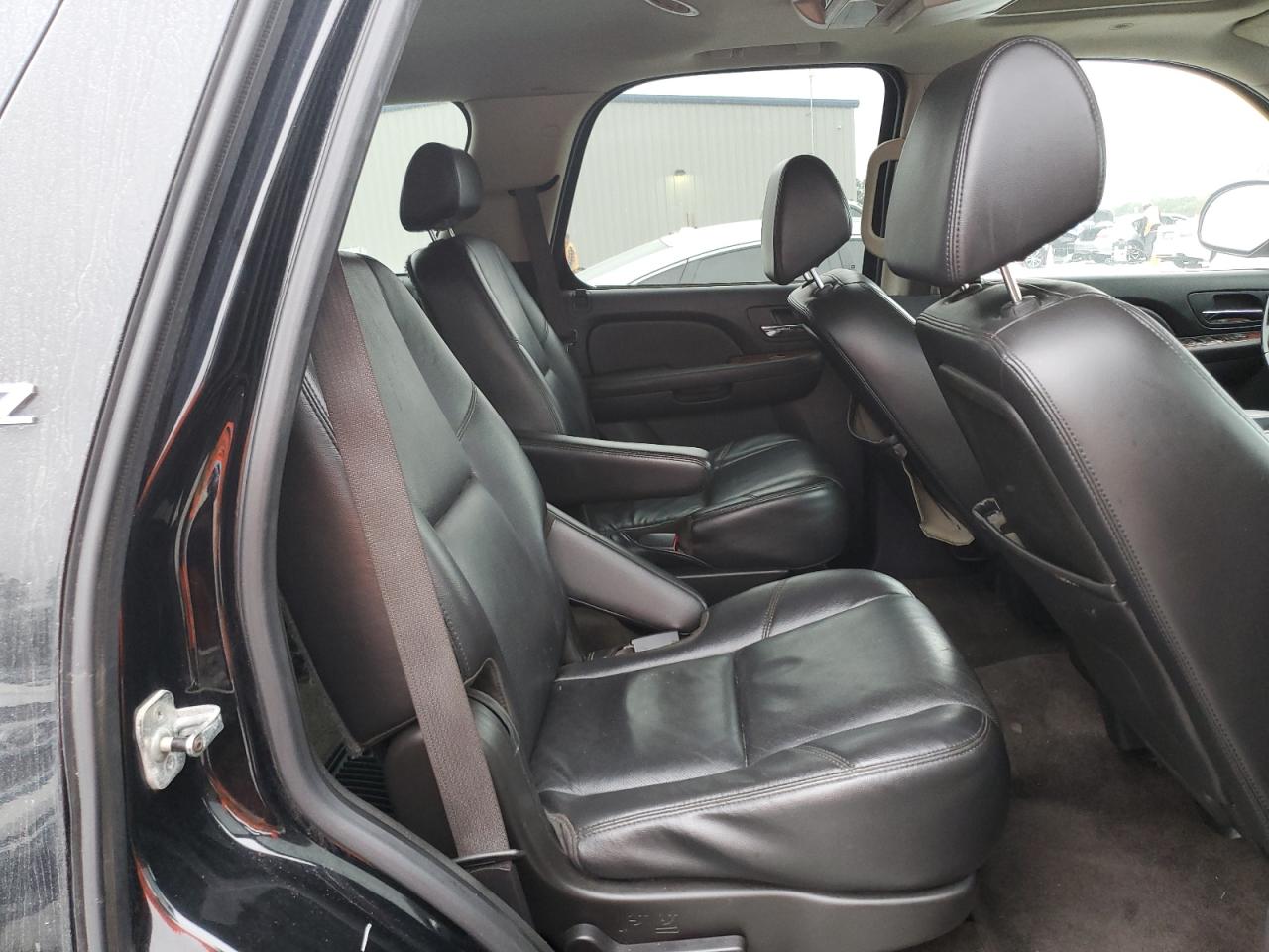 2009 Chevrolet Tahoe - Image 11