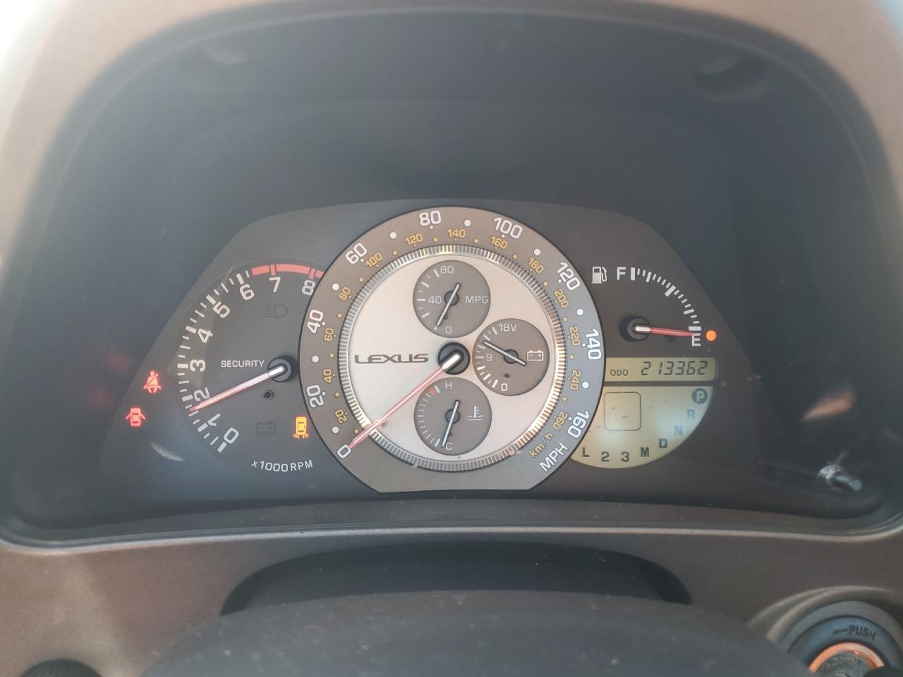 2001 Lexus IS - Image 9