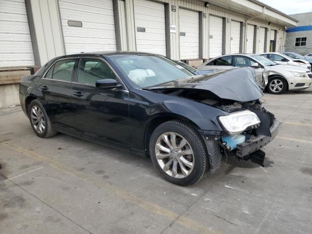  CHRYSLER 300 2018 Czarny