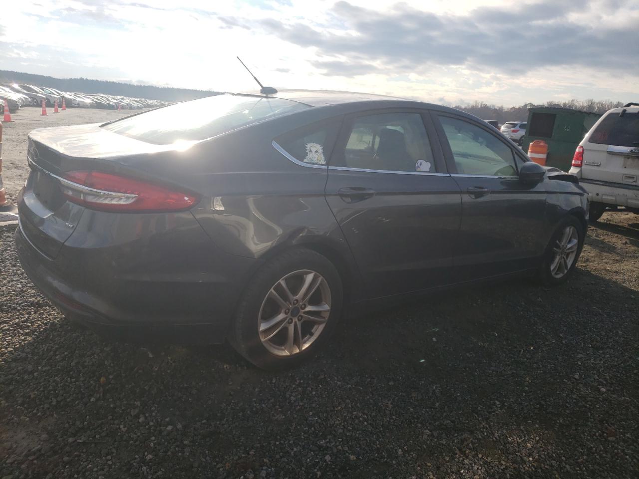 VIN 3FA6P0H75JR133660 2018 FORD FUSION no.3