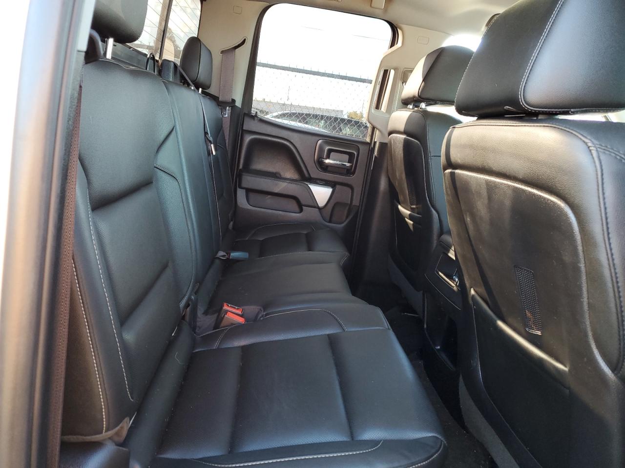 2015 Chevrolet Silverado - Image 10