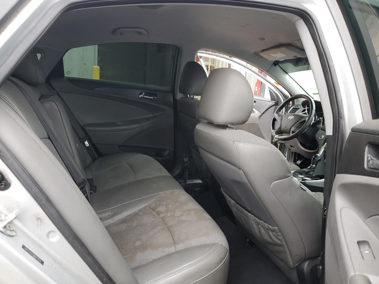 2013 Hyundai Sonata - Image 10