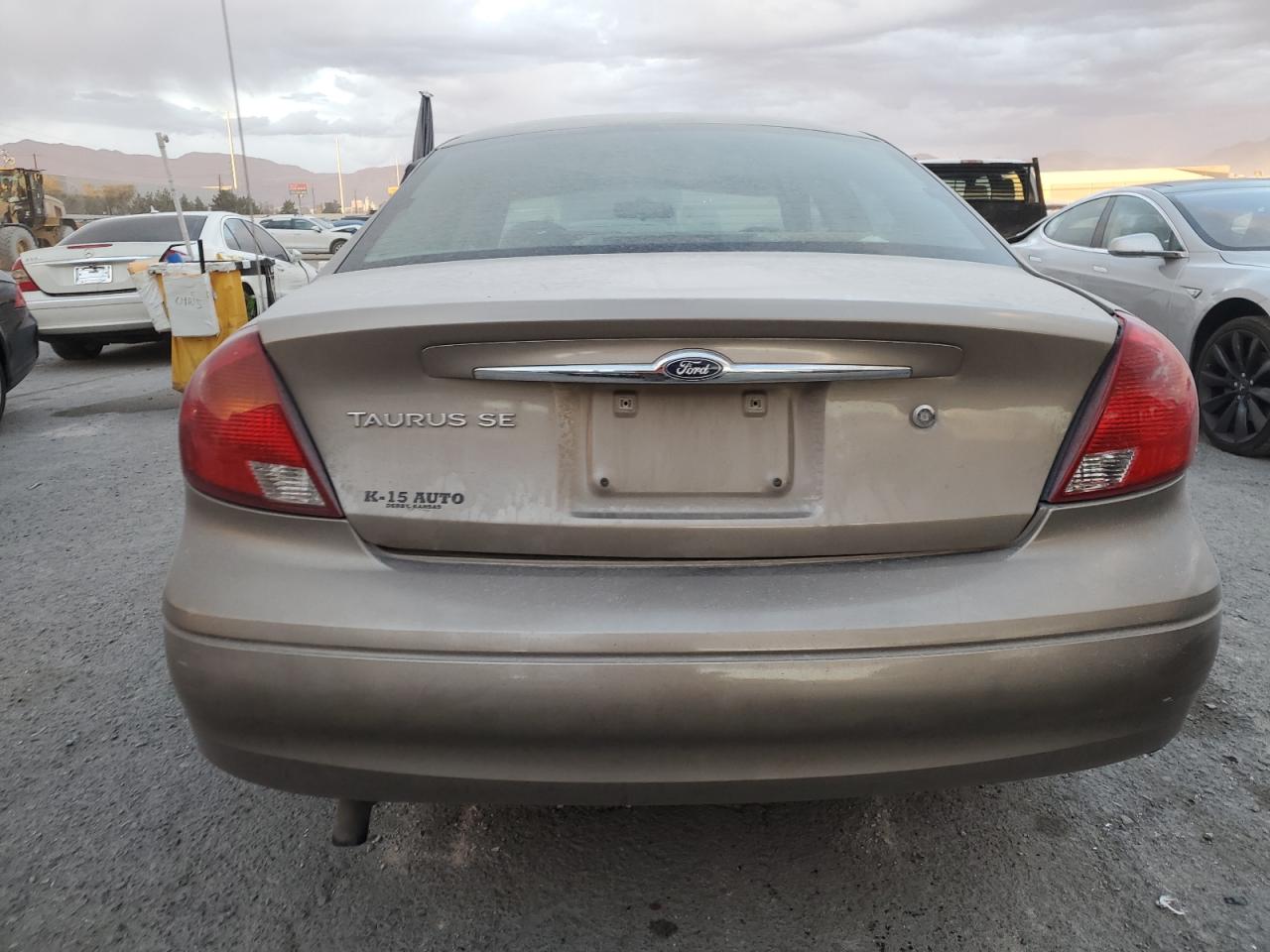 2002 Ford Taurus Se VIN: 1FAFP53U62A257989 Lot: 81197204