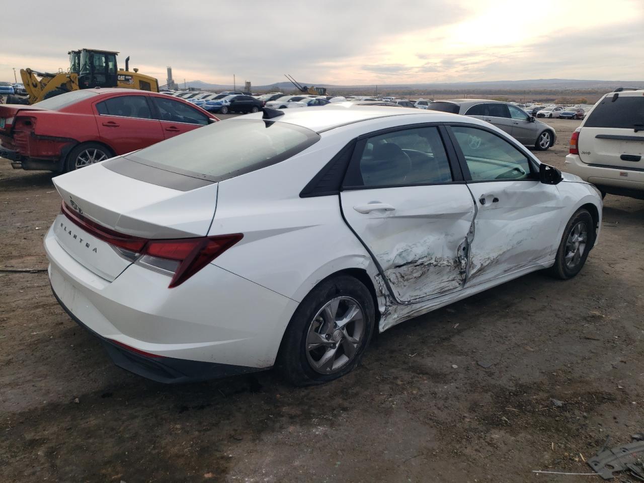 2021 Hyundai Elantra - Image 3