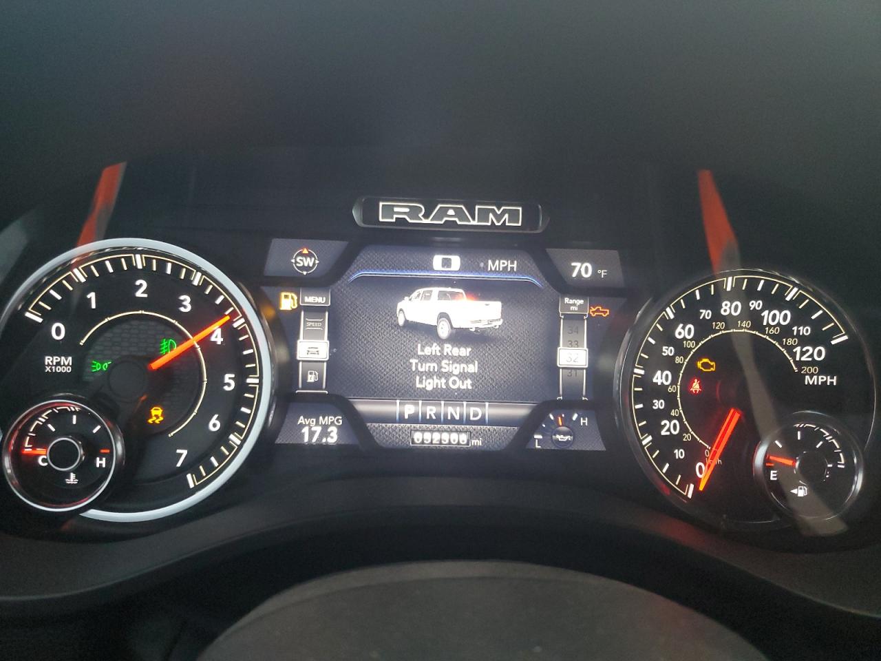 2022 RAM 1500 - Image 9