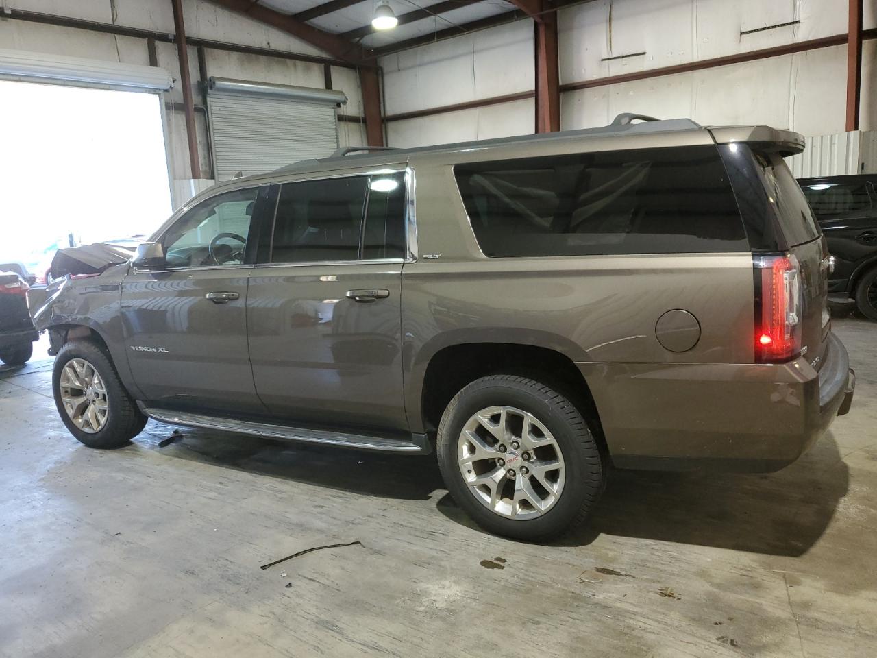 VIN 1GKS1GKC2GR389773 2016 GMC YUKON no.2