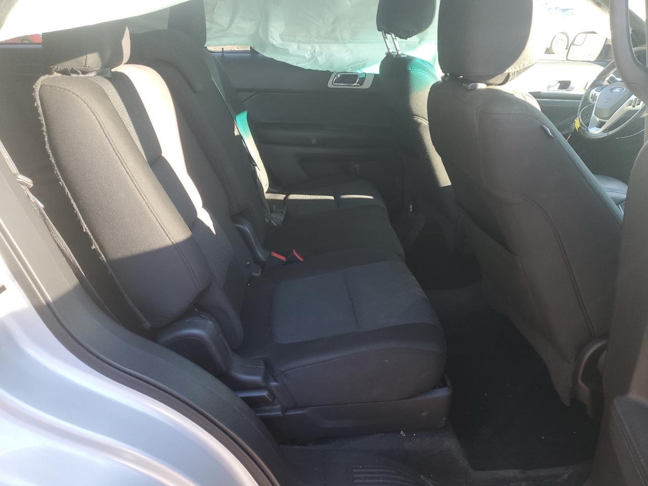 2015 Ford Explorer - Image 11
