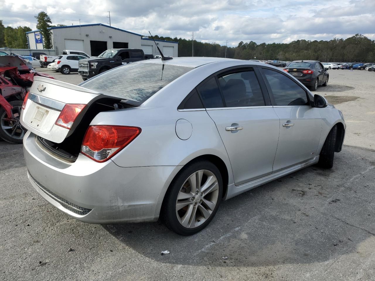 2011 Chevrolet Cruze - Image 3