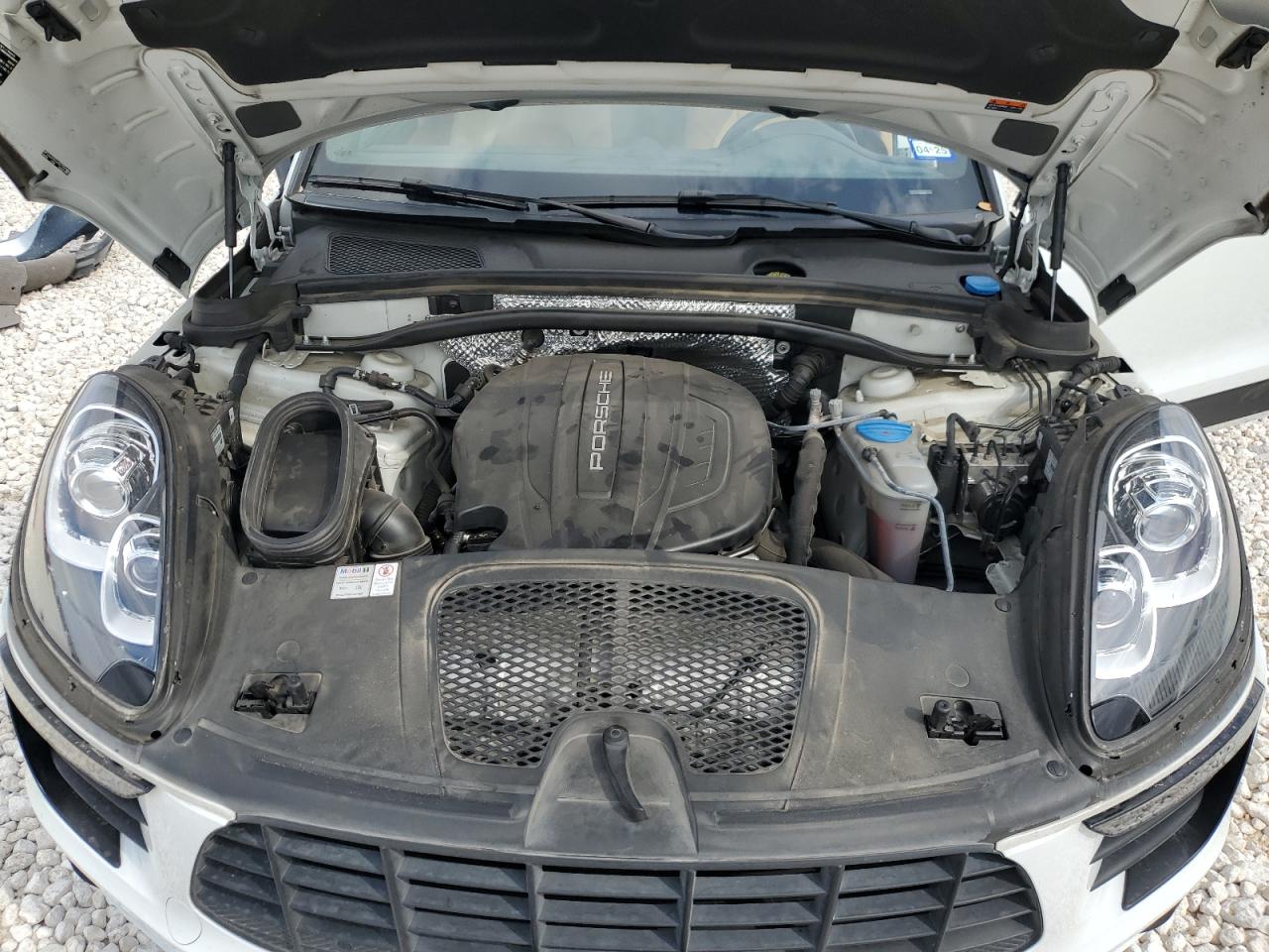 2018 Porsche Macan - Image 13