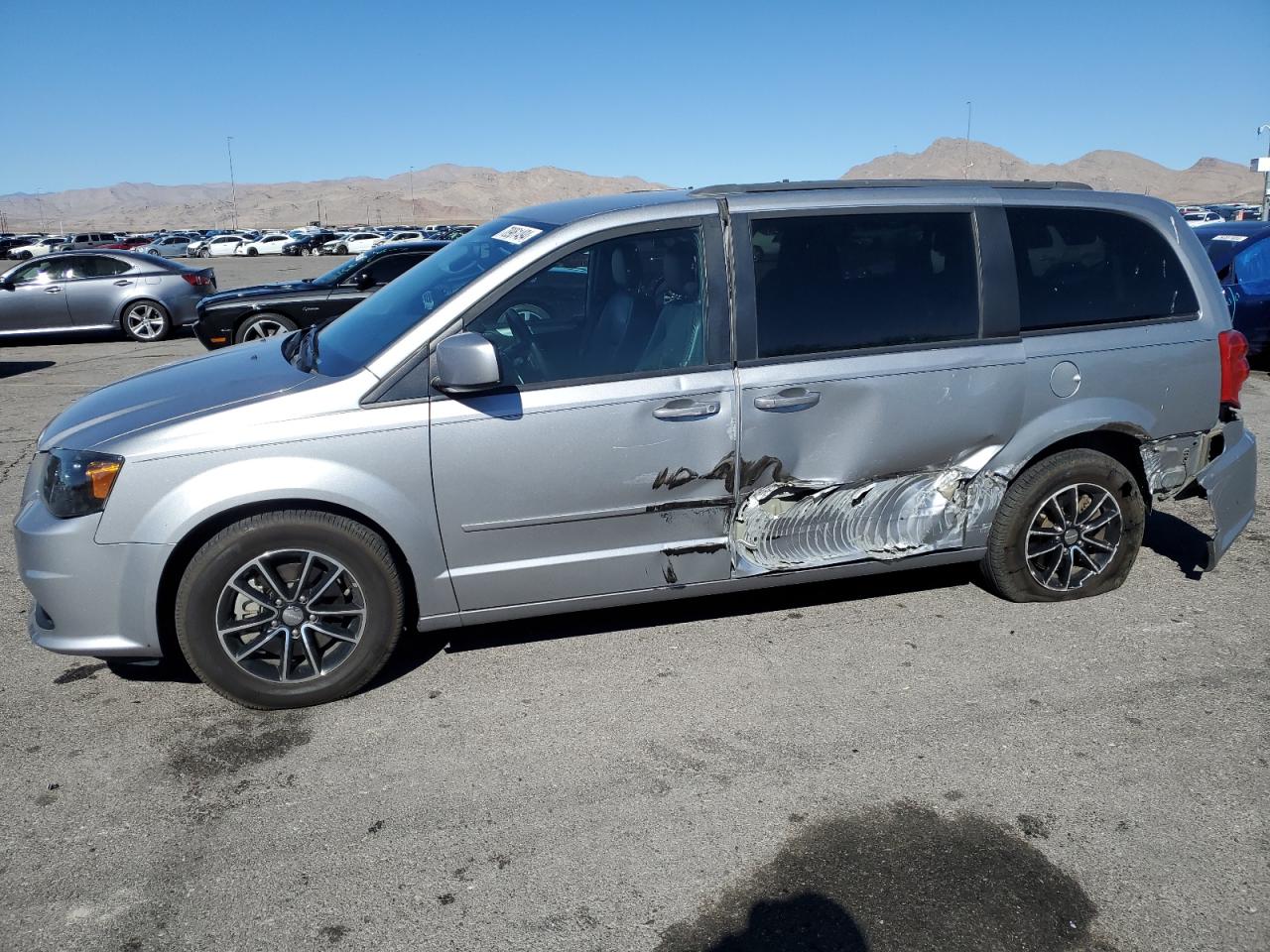 2017 Dodge Caravan - Image 1