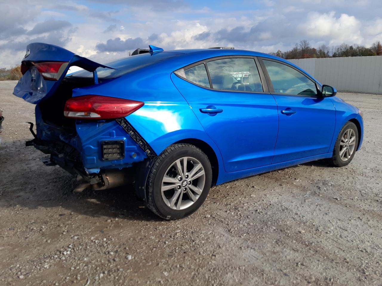 2017 Hyundai Elantra - Image 3