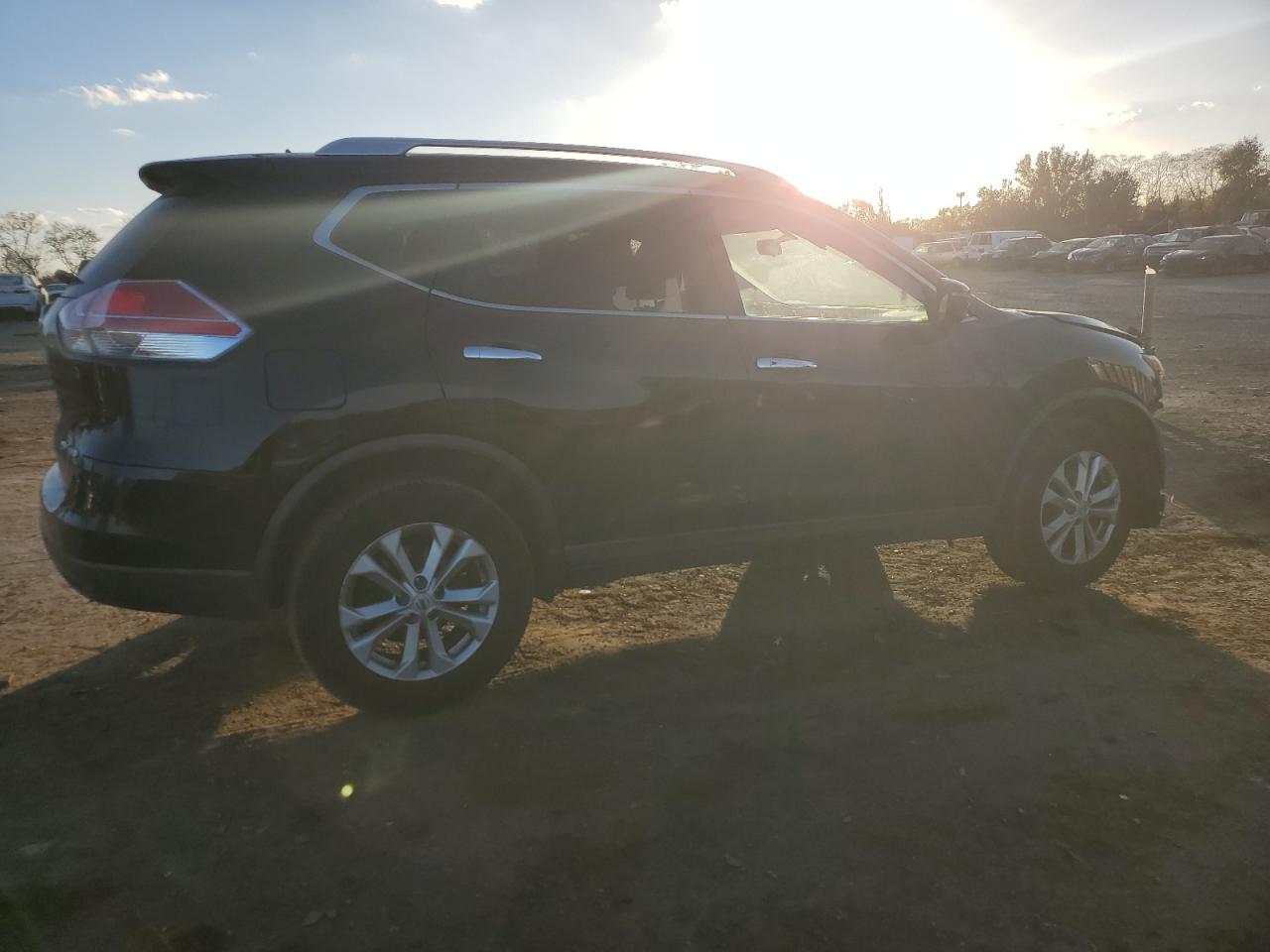 2016 Nissan Rogue - Image 3