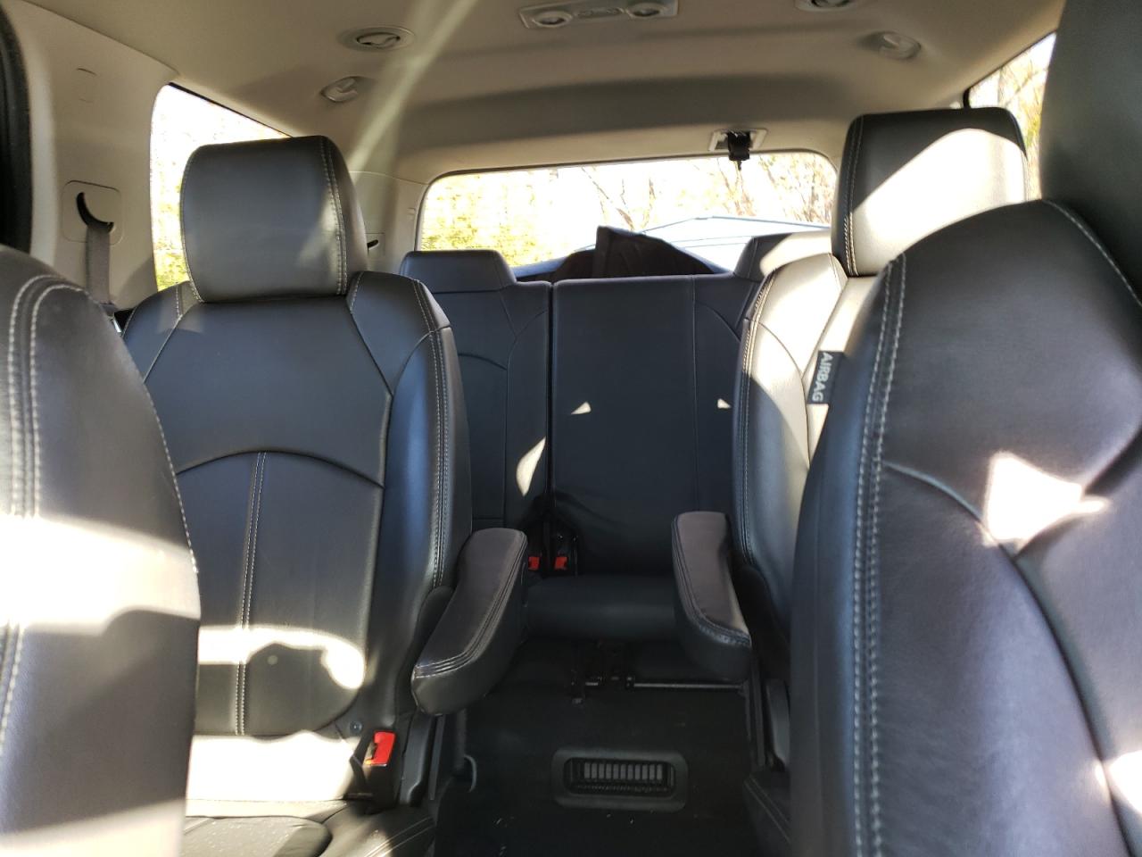 2017 GMC Acadia - Image 10