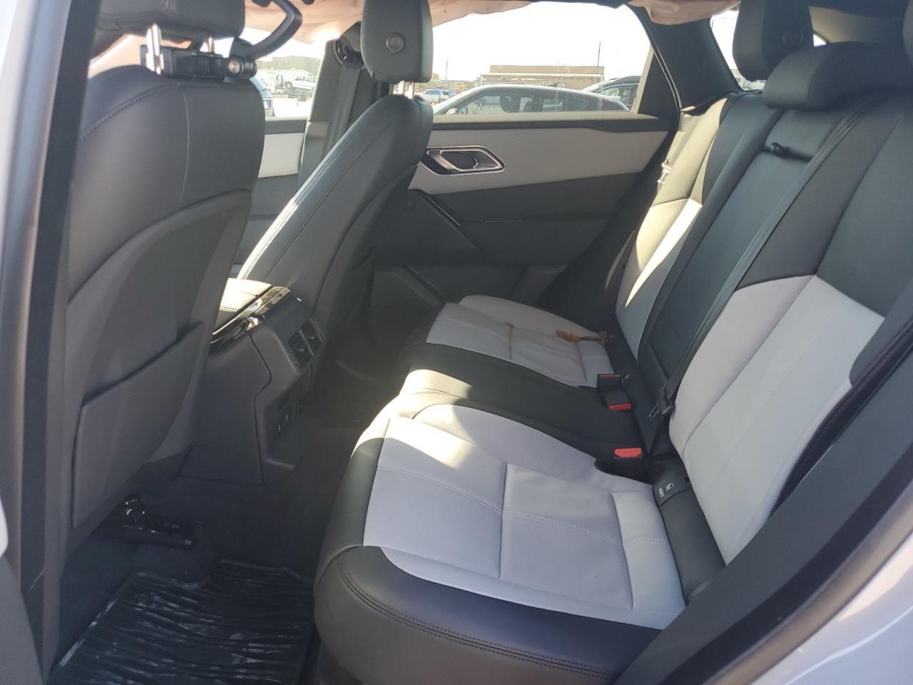 2024 Land Rover Range Rover - Image 11