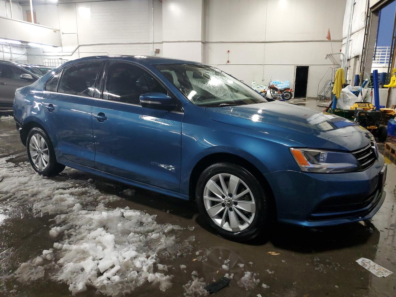 2015 Volkswagen Jetta - Image 4