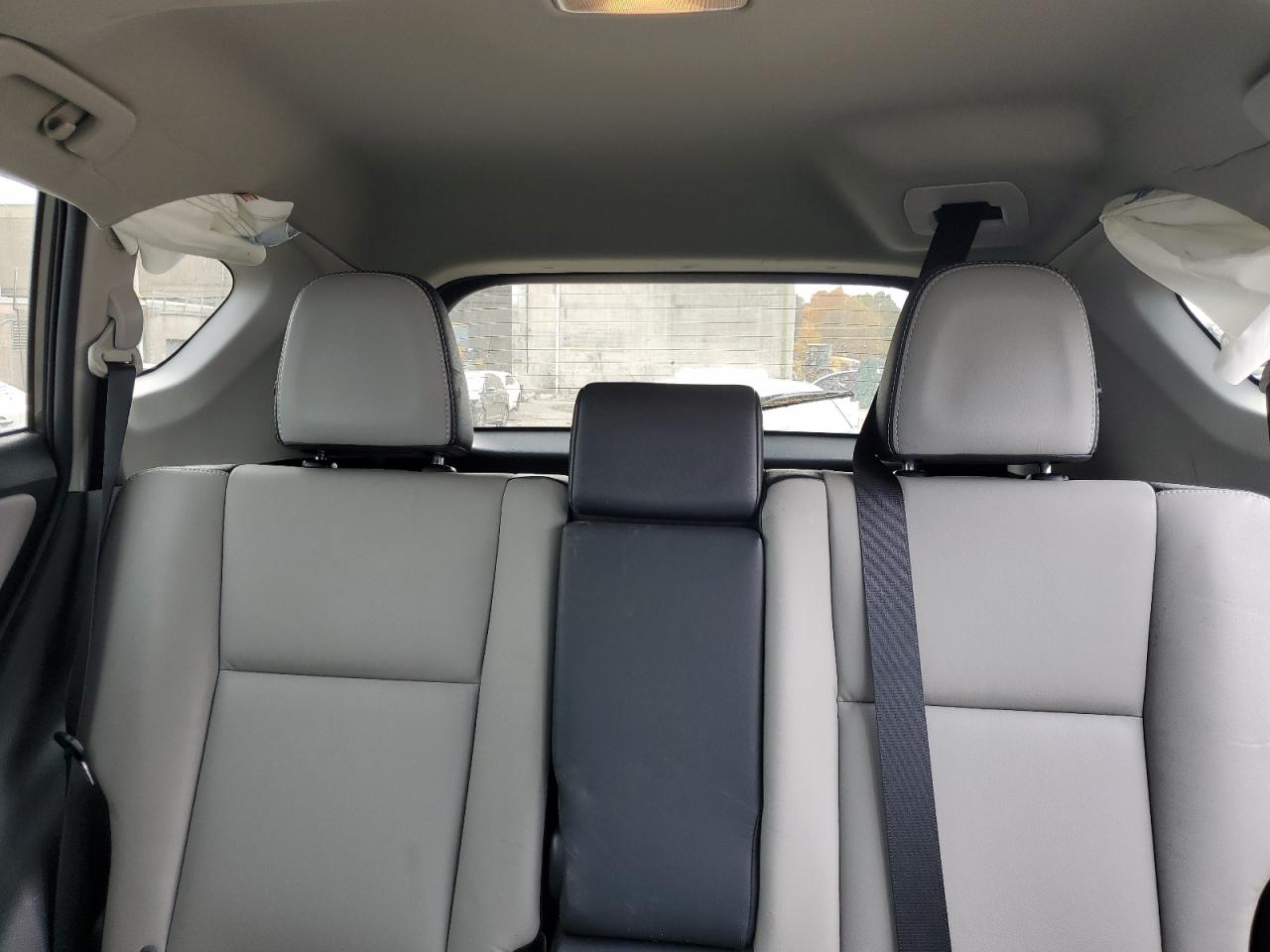 2016 Toyota RAV 4 - Image 10