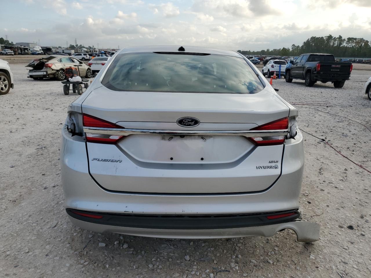 2018 Ford Fusion Se Hybrid VIN: 3FA6P0LU7JR138422 Lot: 80063534