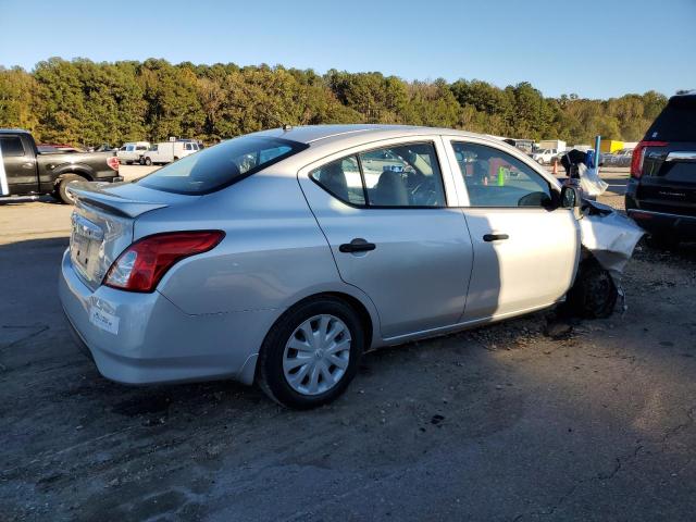  NISSAN VERSA 2015 Серебристый