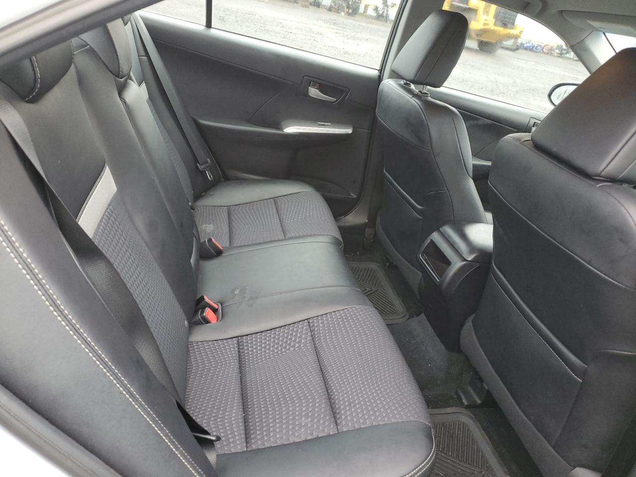 2012 Toyota Camry - Image 10