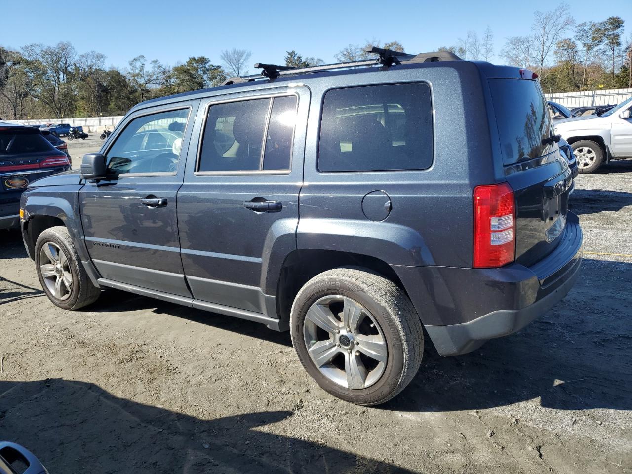 2015 Jeep Liberty (Patriot) - Image 2