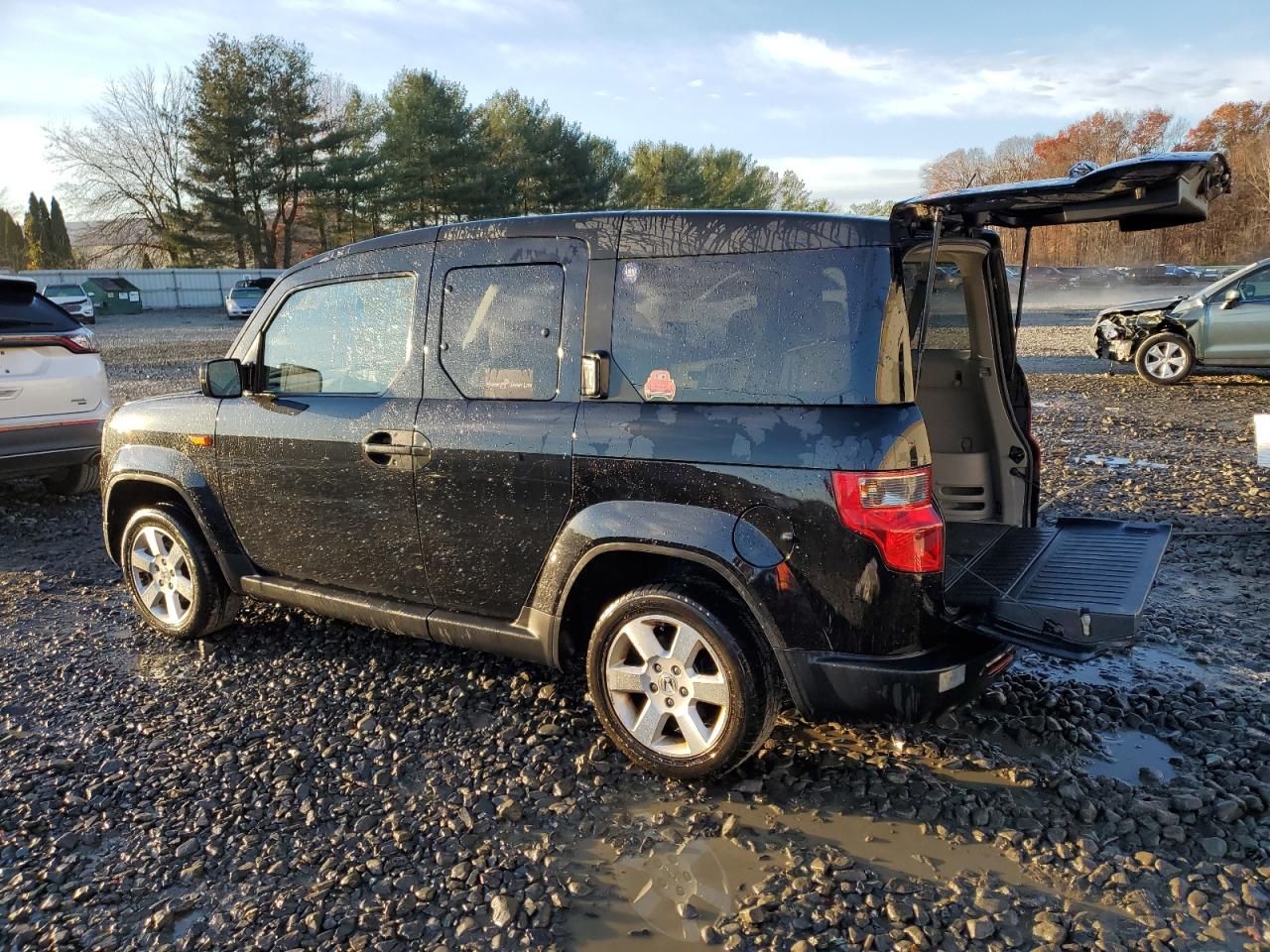 2010 Honda Element - Image 2