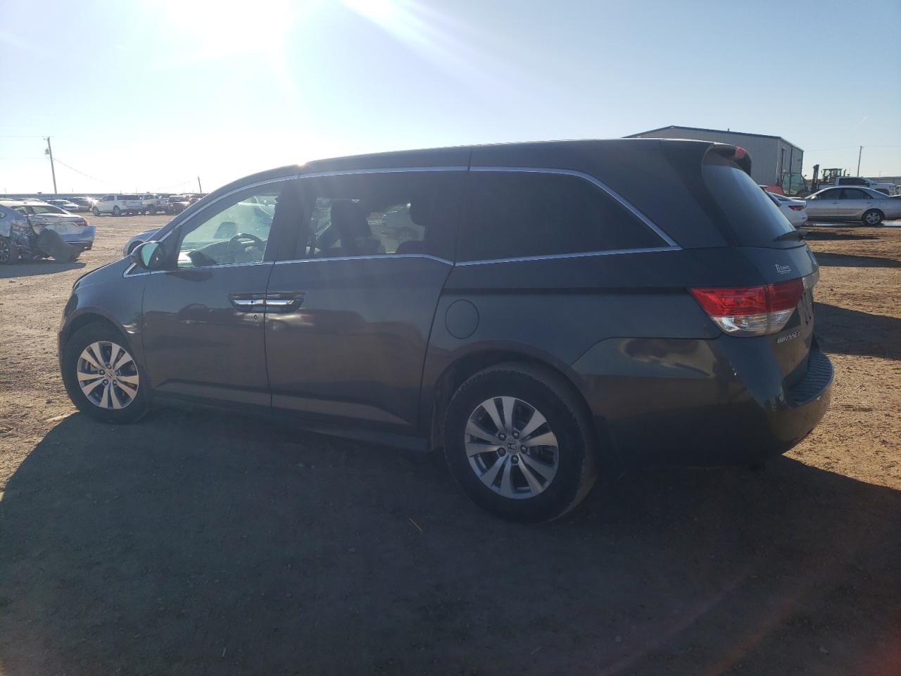 2016 Honda Odyssey - Image 2
