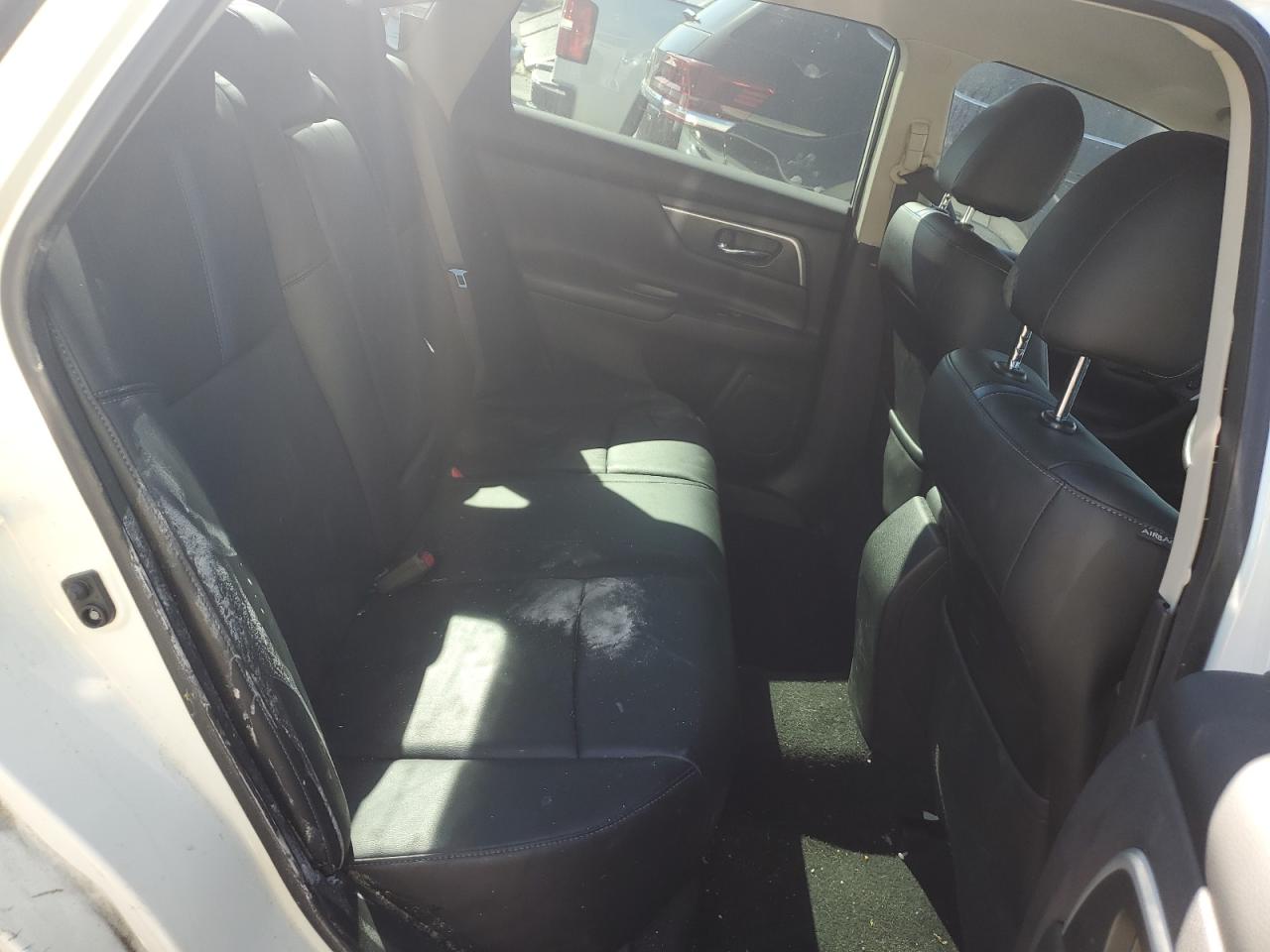 2018 Nissan Altima - Image 10