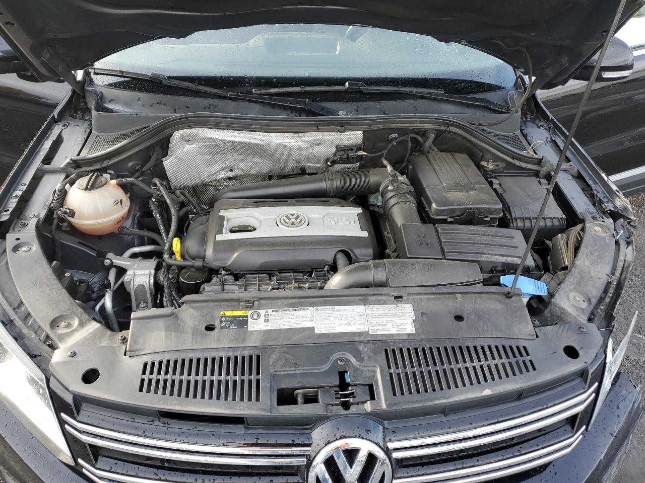 2017 Volkswagen Tiguan - Image 11
