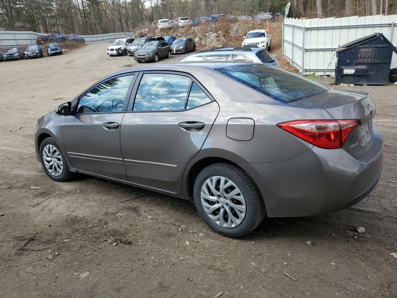 VIN 2T1BURHE9JC972267 2018 TOYOTA COROLLA no.2