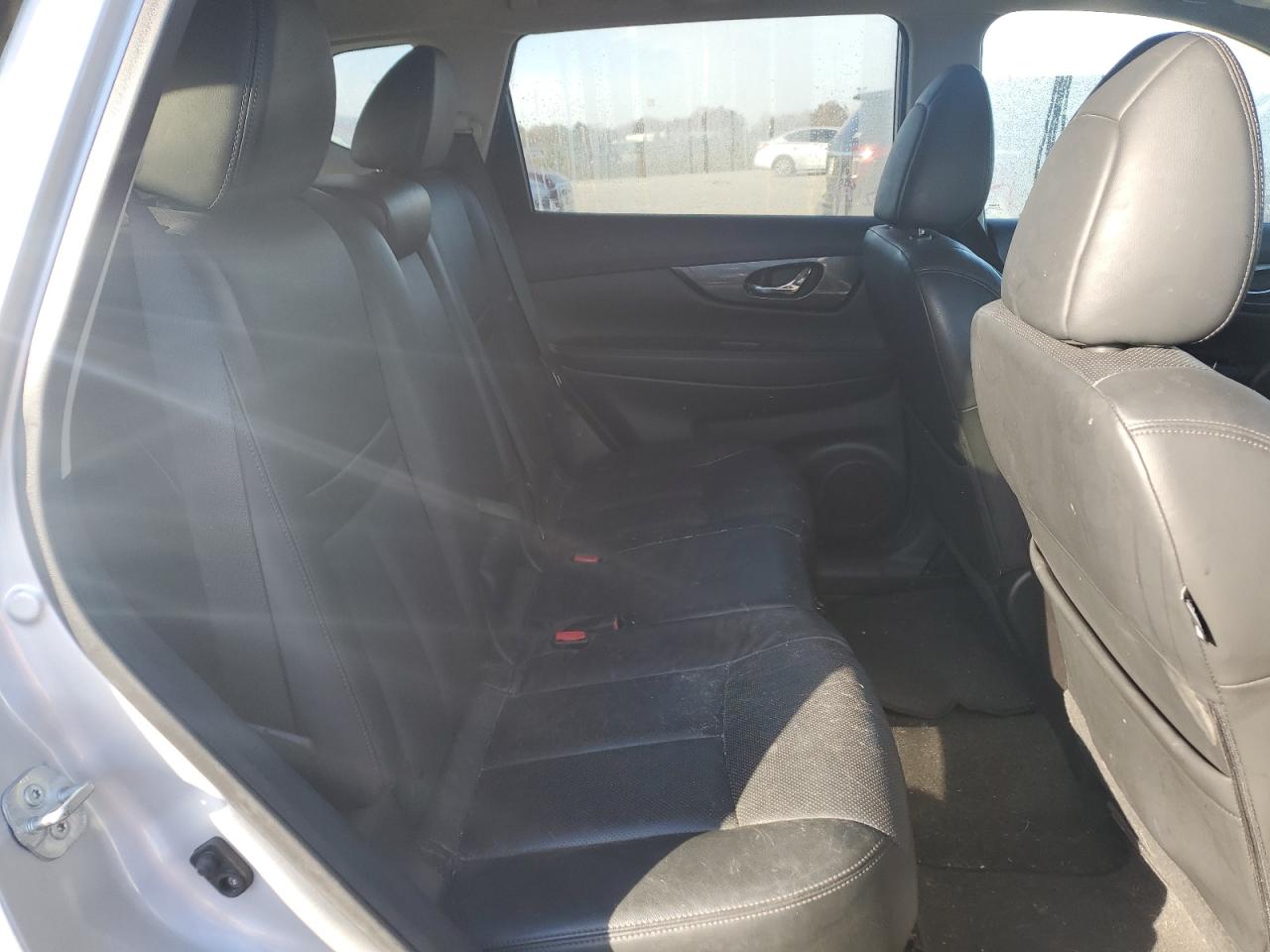 2015 Nissan Rogue - Image 11
