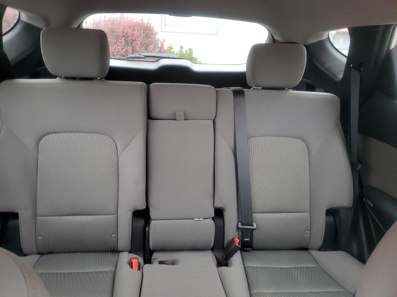 2018 Hyundai Santa Fe - Image 10