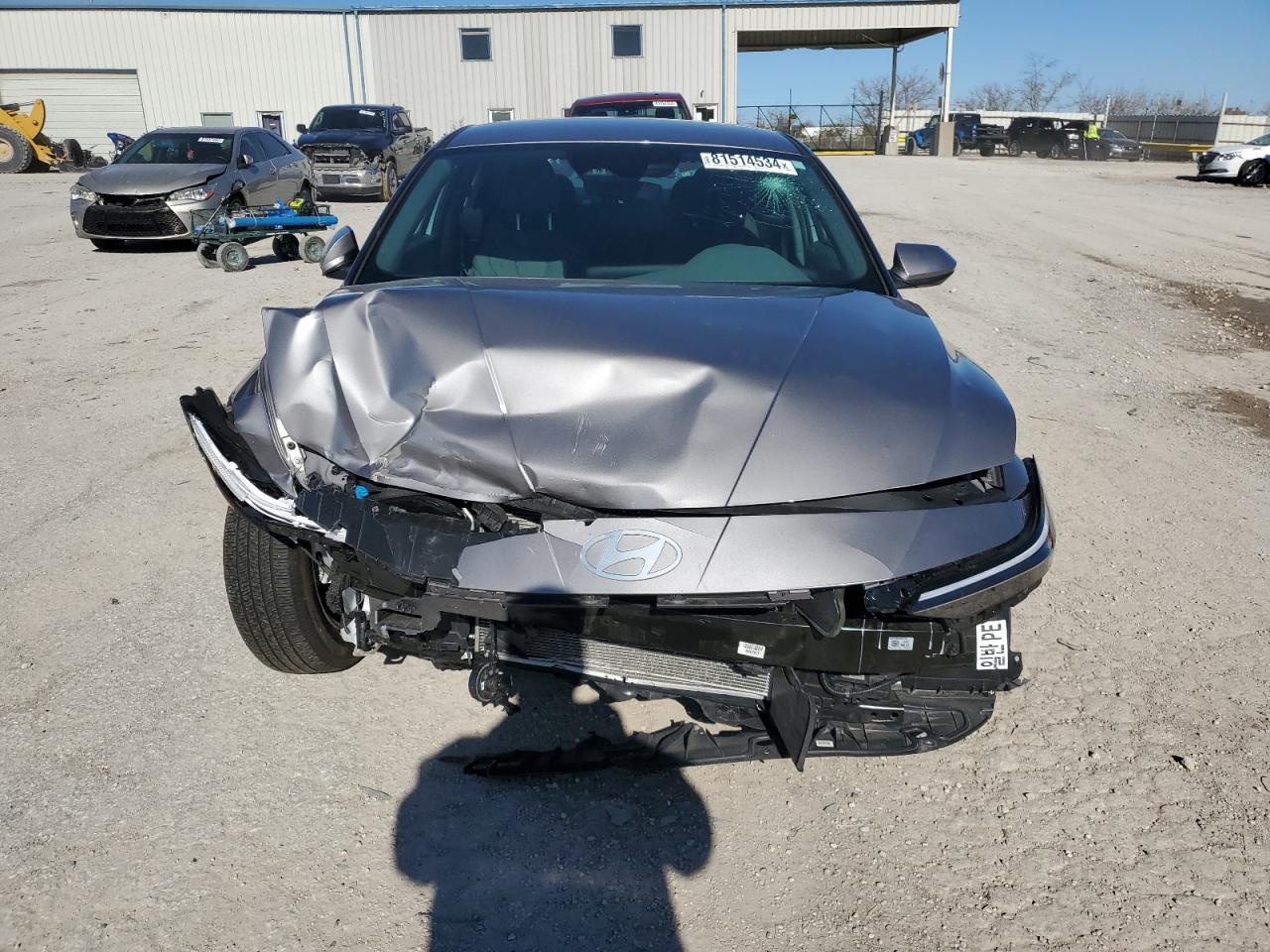 2024 Hyundai Elantra - Image 5