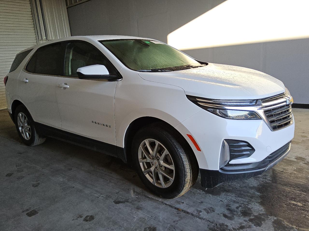 2023 Chevrolet Equinox - Image 4