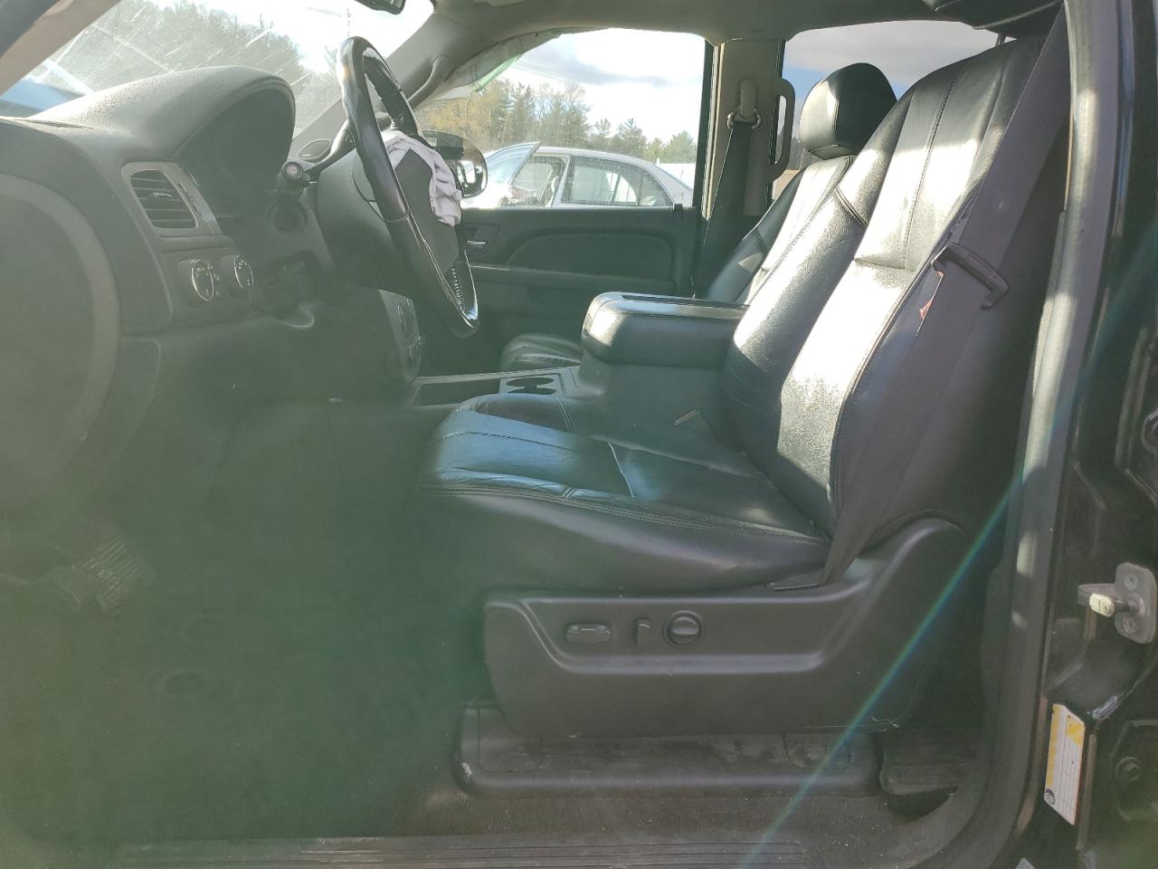 2010 Chevrolet Tahoe - Image 7